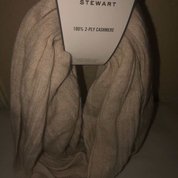 Martha Stewart 2-ply‎ cashmere luxury Beige infinity plush winter scarf new - Picture 6 of 9